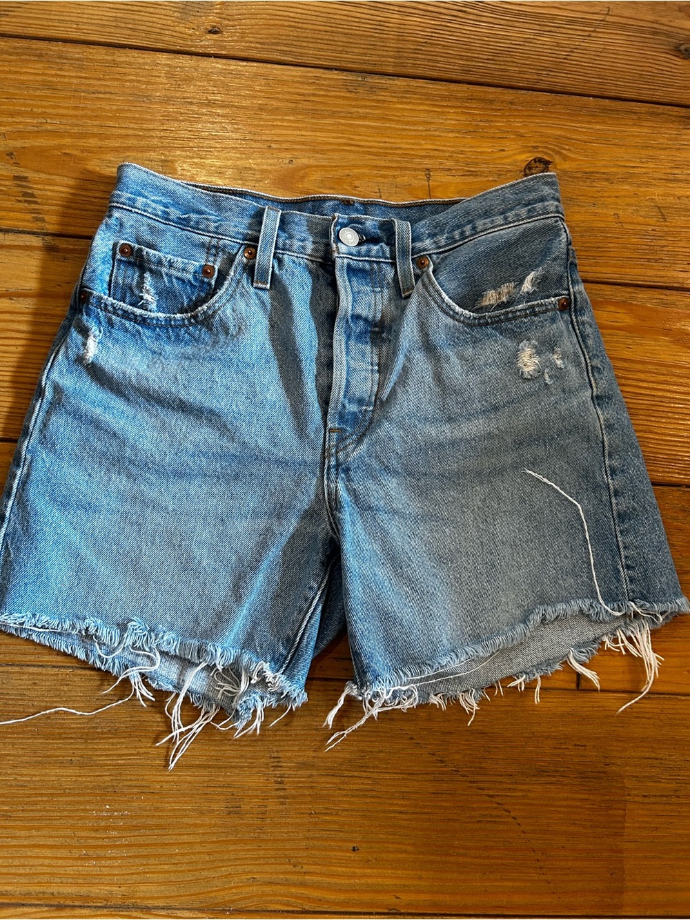 Levi’s 501 Original Denim Shorts Women’s Sz 27 Medium Wash High Rise Vintage Cut